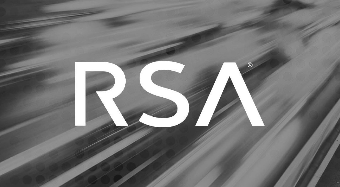 RSA felirat mozgáselmosódott háttéren